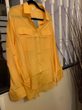 Lightweight Yellow Button-Front Blouse with Chest Pockets